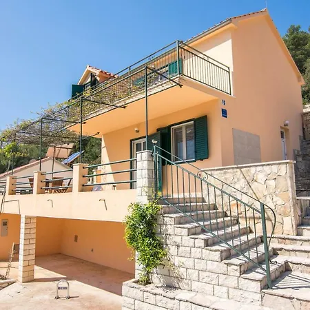 Guest house Apartman Pharia Gdinj