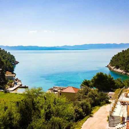 招待所 Pharia Gdinj